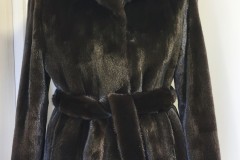 короткая-шуба-из-черной-норки-1