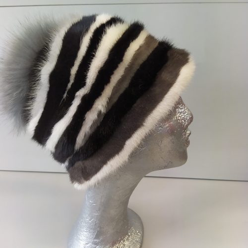 Модная женская шапочка из норки